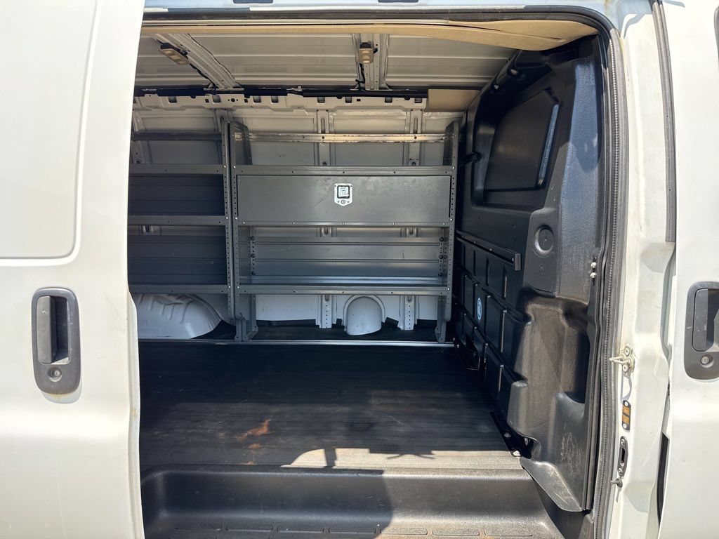 Used 2021 Chevrolet Express 3500 w/ Driver Convenience Package RWD image 43
