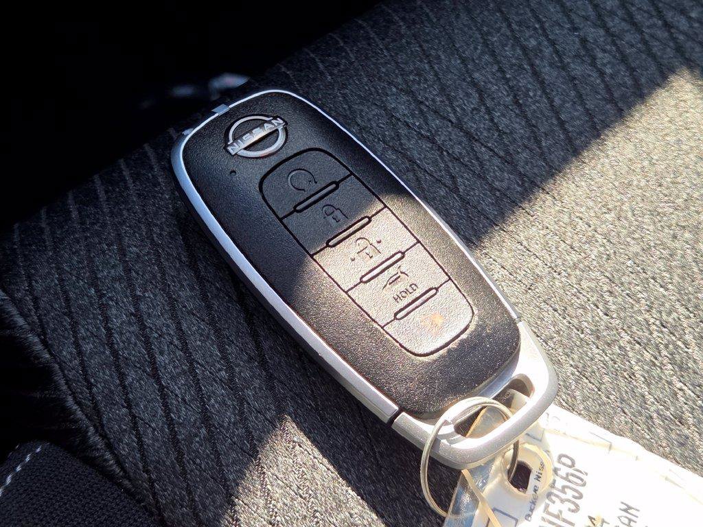 Certified 2024 Nissan Rogue SV AWD/4WD image 34