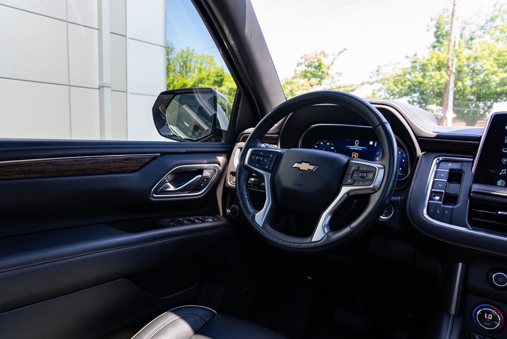 Used 2022 Chevrolet Suburban Premier AWD/4WD image 12