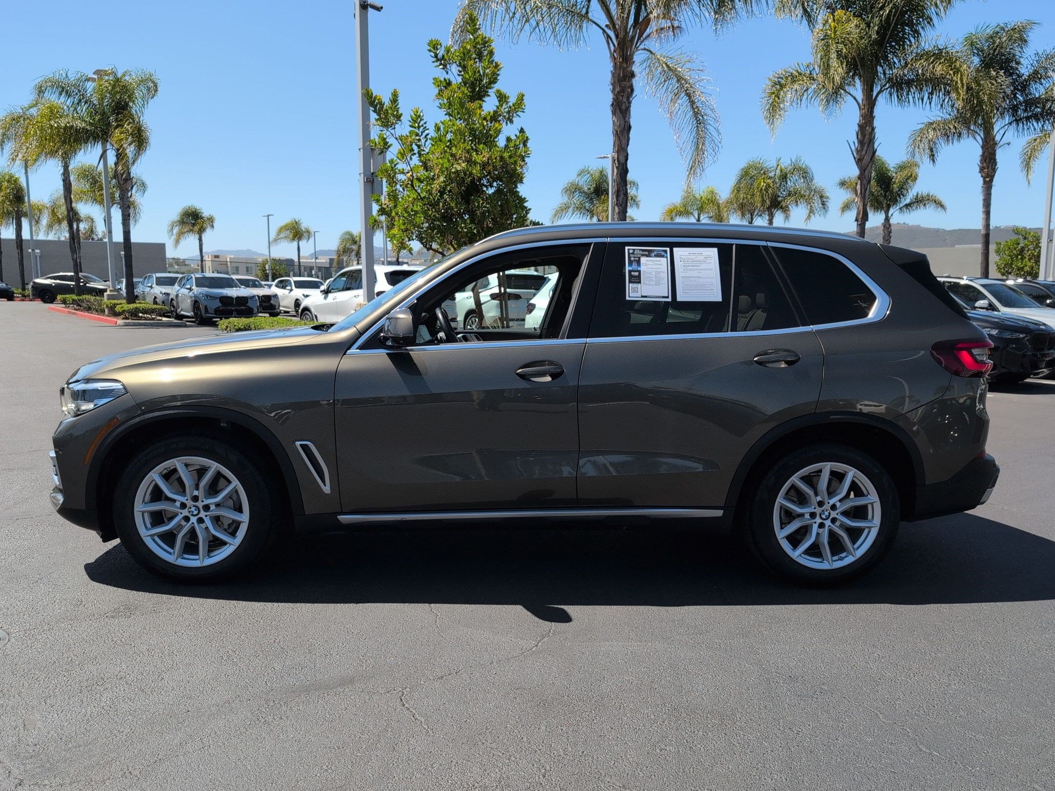 Used 2022 BMW X5 xDrive40i w/ Premium Package AWD/4WD image 7