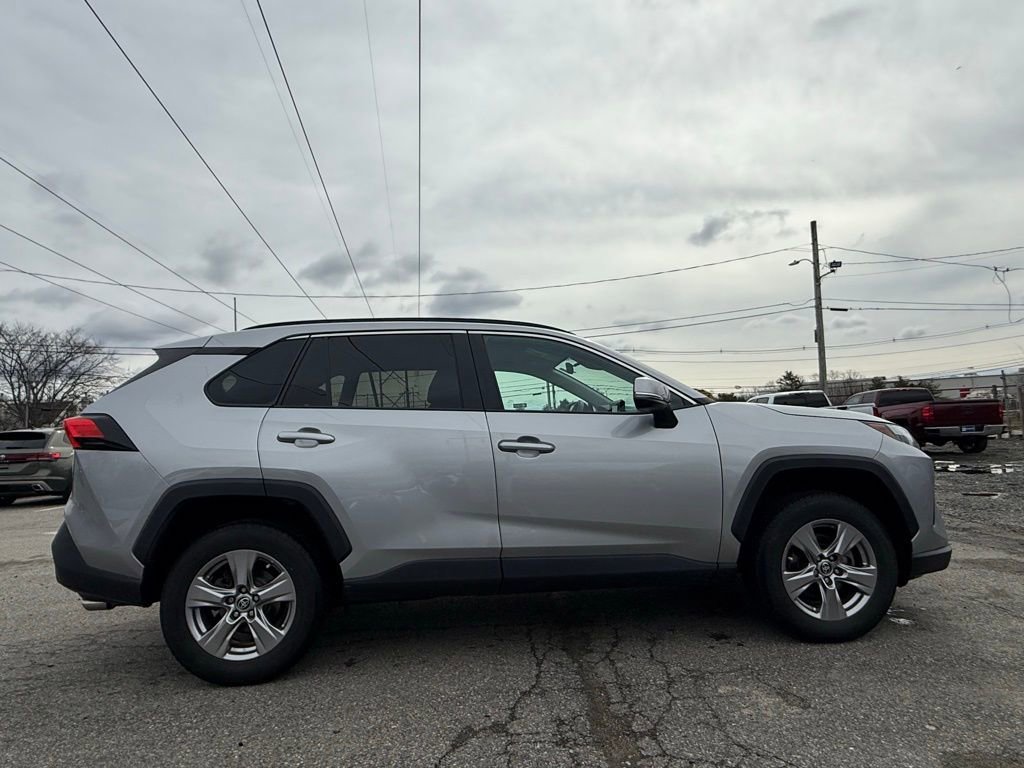 Used 2022 Toyota RAV4 XLE image 4