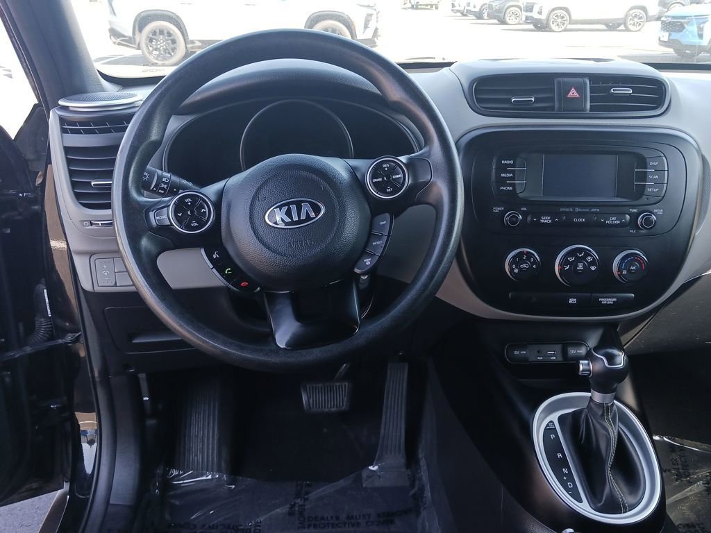 Used 2016 Kia Soul + image 13