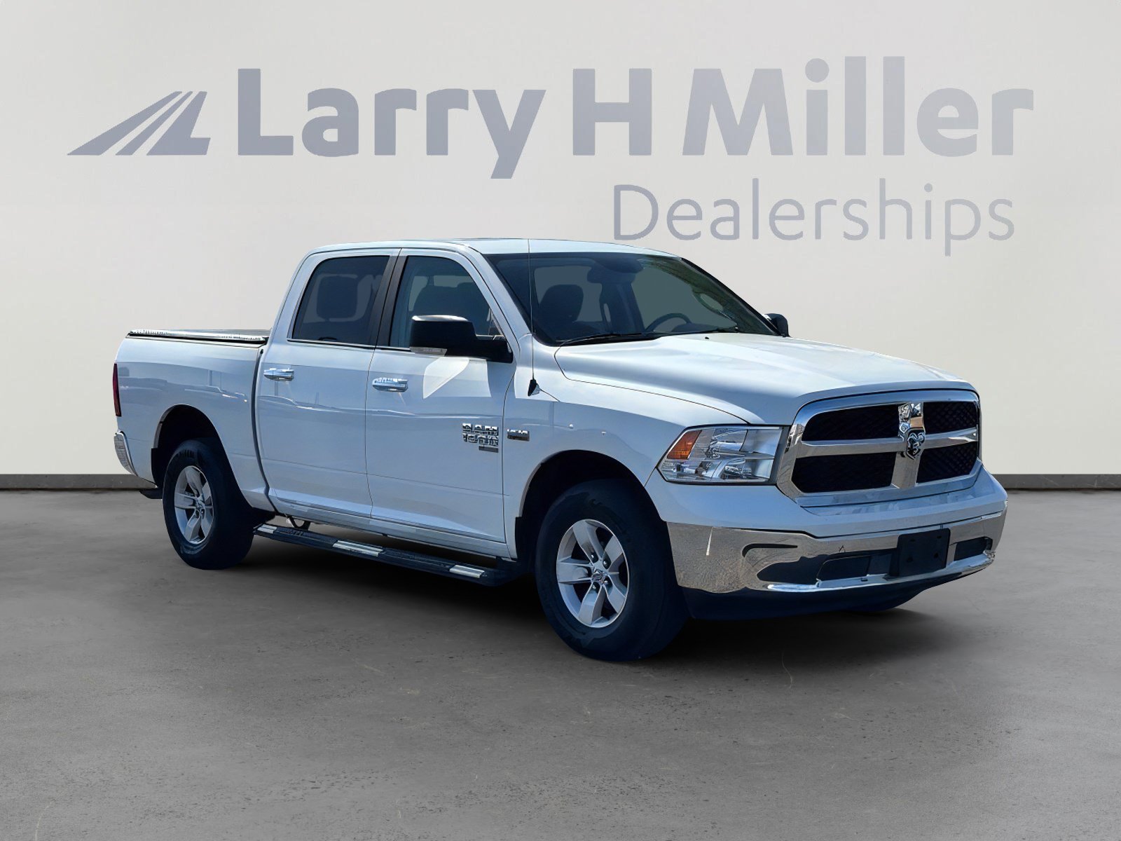 Used 2019 RAM 1500 Classic SLT w/ Luxury Group AWD/4WD image 7