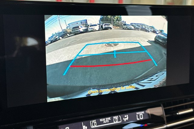 Certified 2026 Toyota Sienna XLE FWD image 25