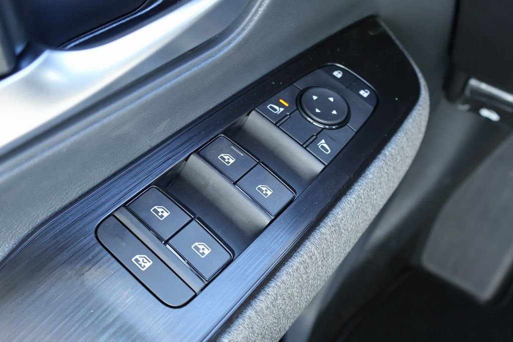 New 2026 Nissan Kicks SV image 14