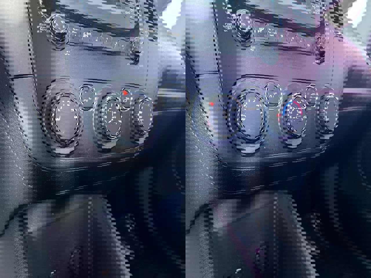 Used 2018 Kia Forte LX image 24