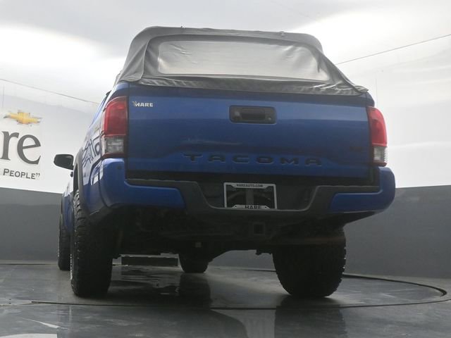 Used 2016 Toyota Tacoma TRD Off-Road image 52