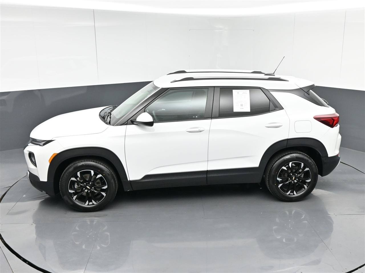 Used 2022 Chevrolet TrailBlazer LT w/ Convenience Package FWD image 28