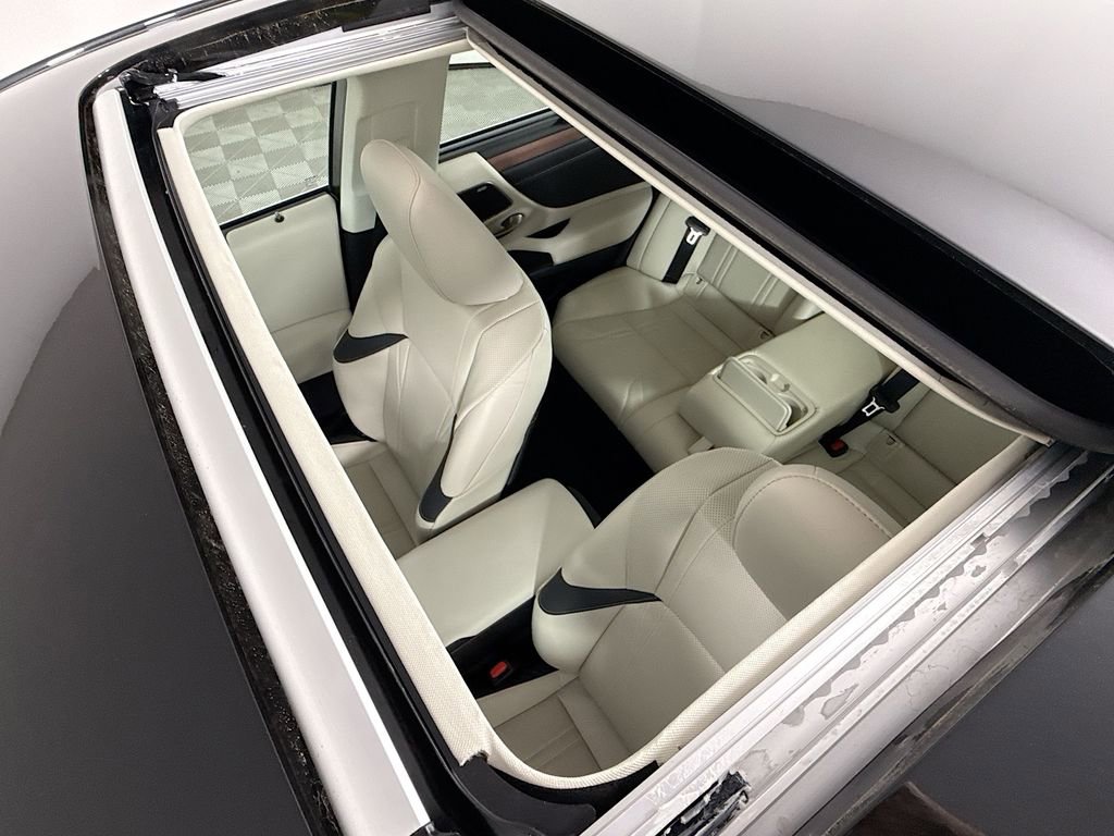 Certified 2025 Lexus ES 300h Ultra Luxury FWD image 22
