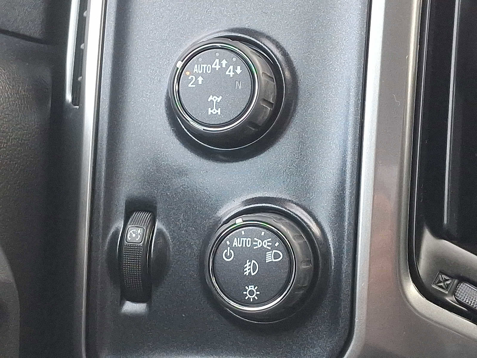 Used 2018 Chevrolet Silverado 1500 LT w/ All Star Edition image 23