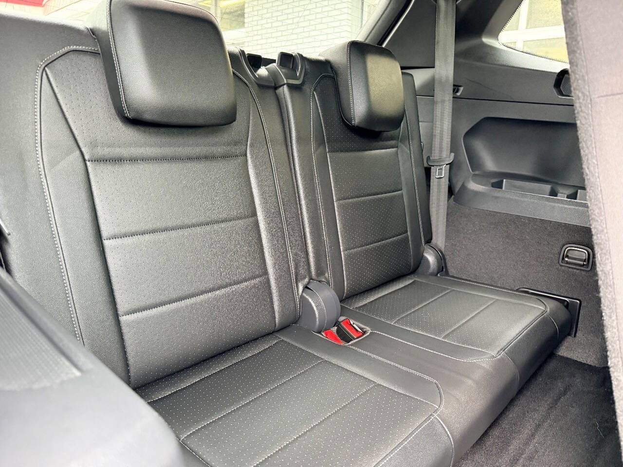 Used 2019 Volkswagen Tiguan SEL Premium R-Line image 35