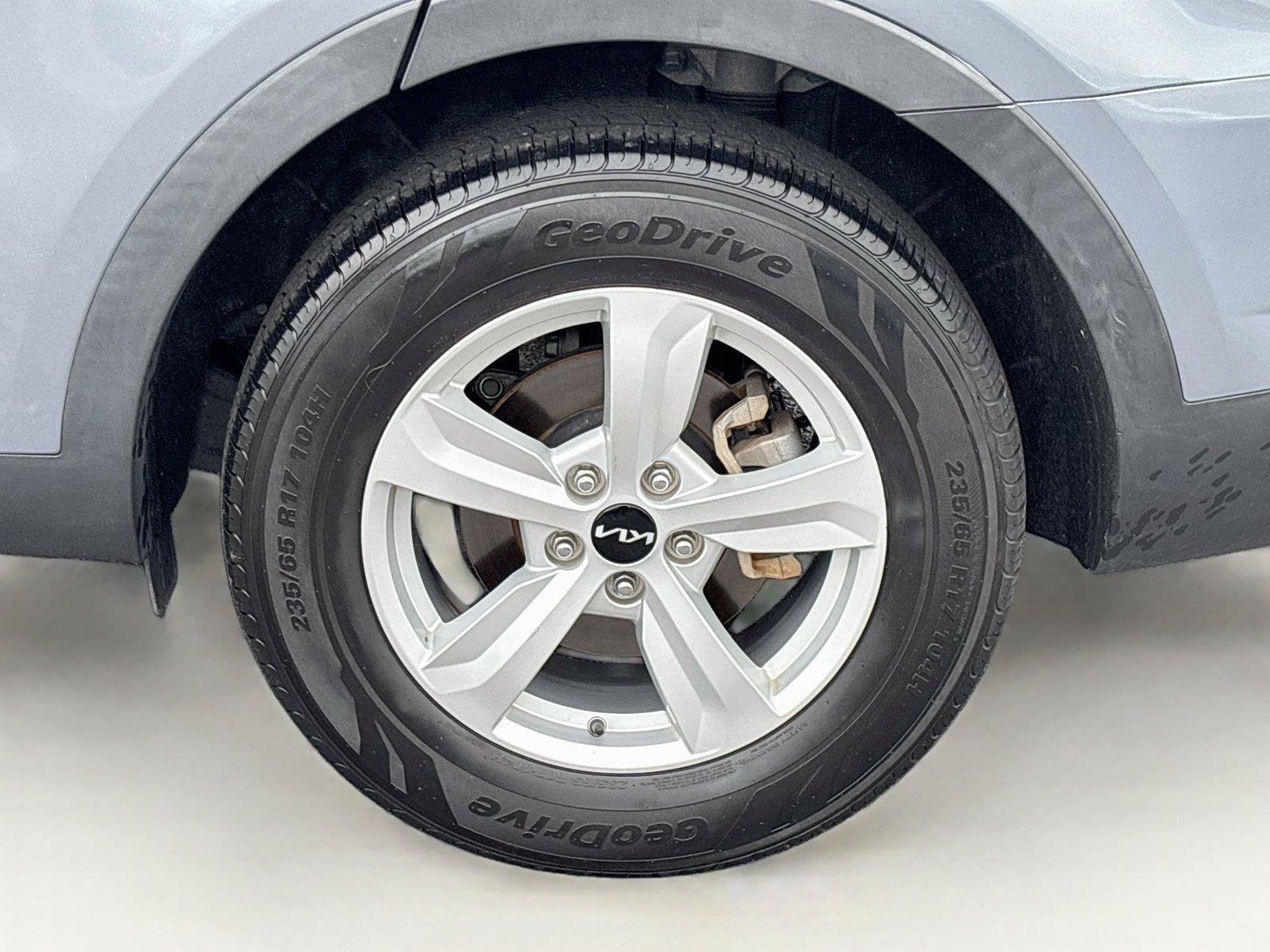 Used 2023 Kia Sorento LX FWD image 33