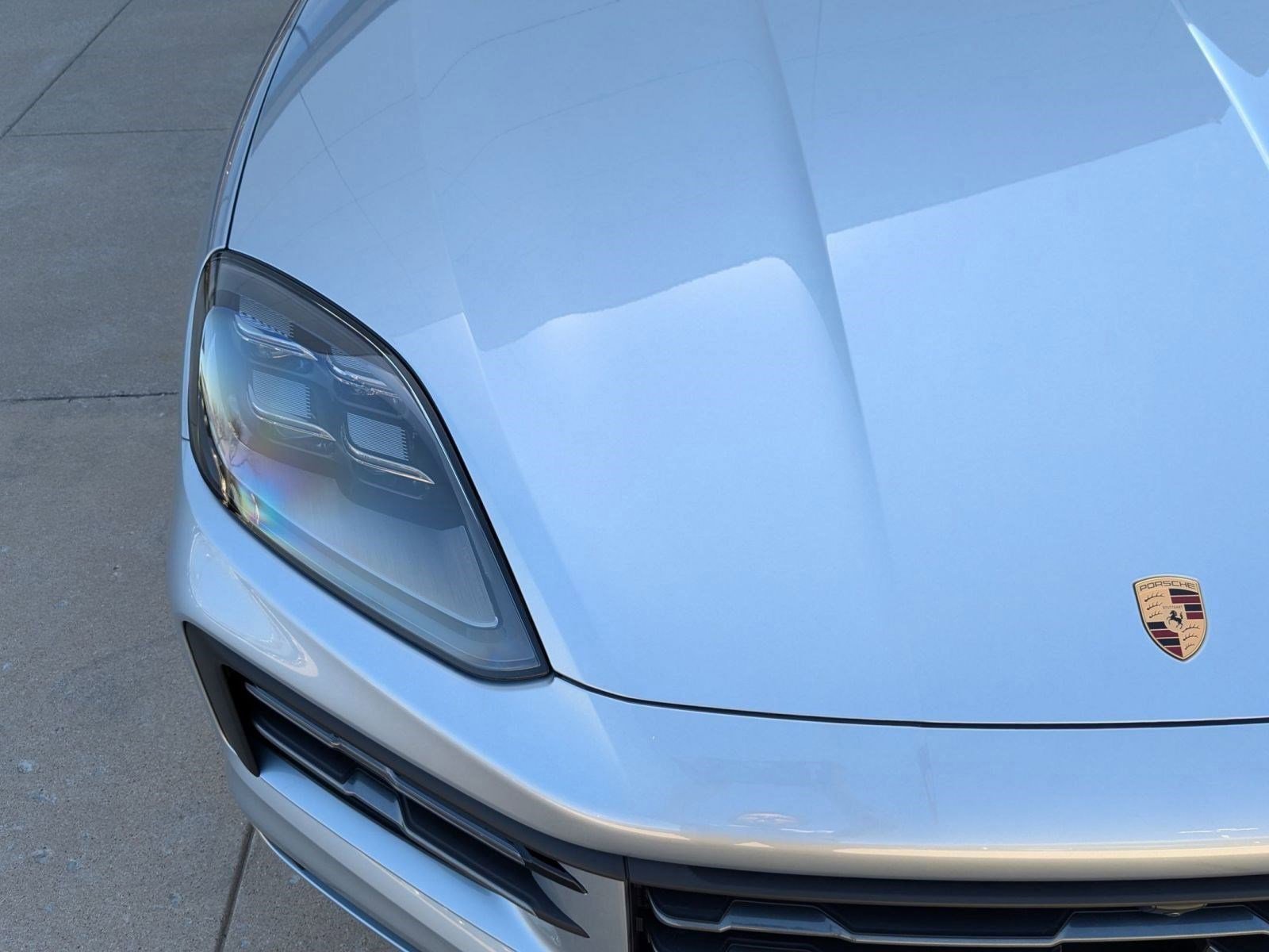 Certified 2025 Porsche Cayenne image 12