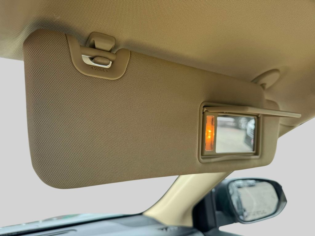 Used 2019 Toyota Highlander XLE AWD/4WD image 30