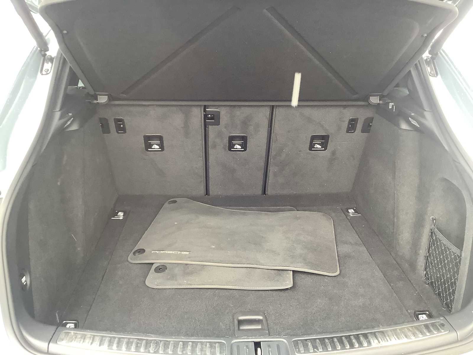 Used 2021 Porsche Macan image 20