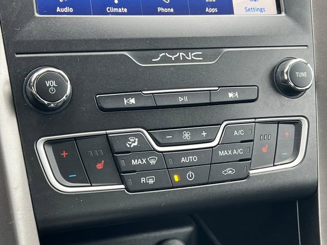 Used 2020 Ford Fusion SEL image 26