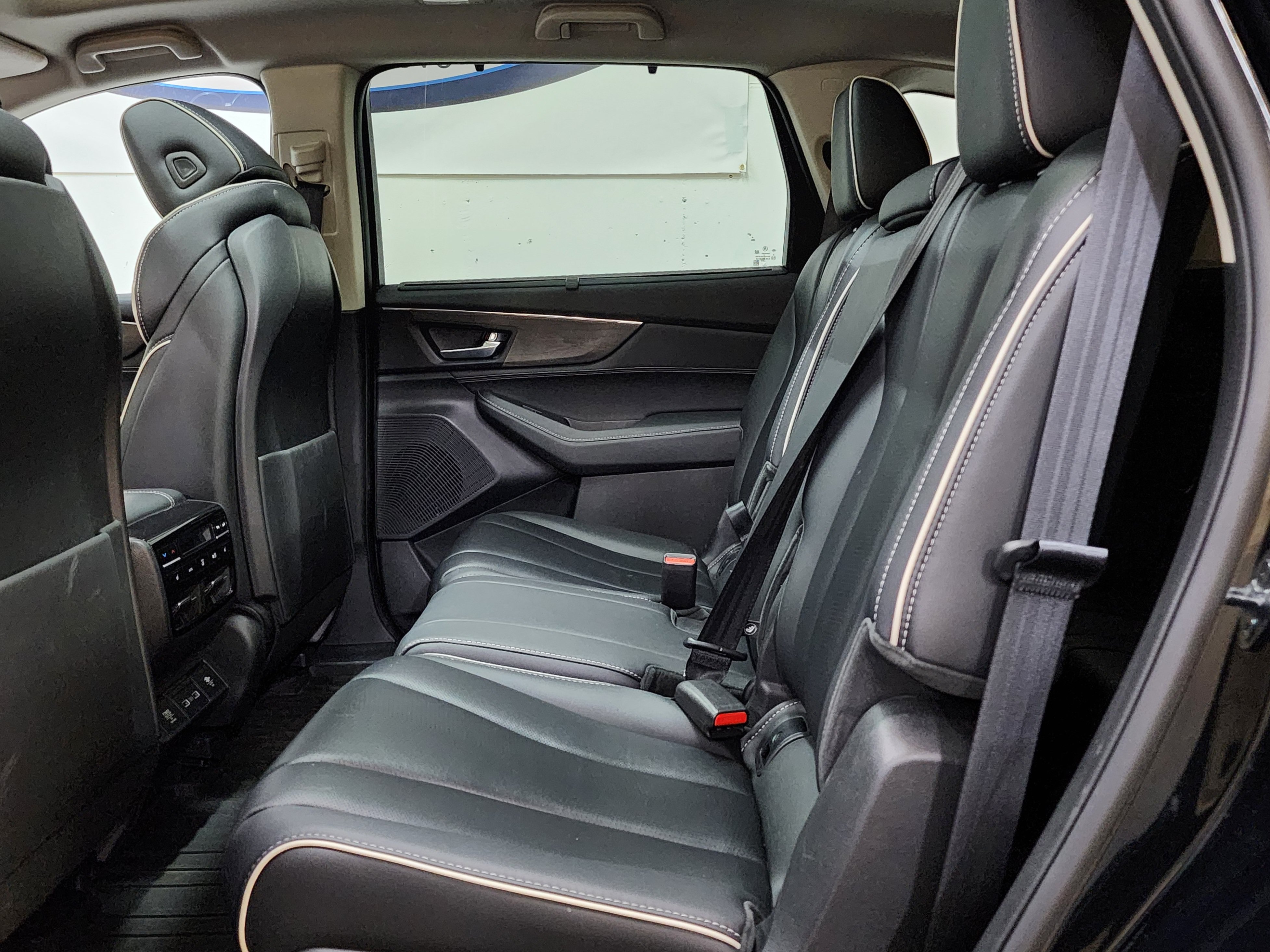 Certified 2024 Acura MDX w/ Advance Package AWD/4WD image 17