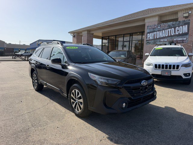 Used 2023 Subaru Outback Premium AWD/4WD image 2