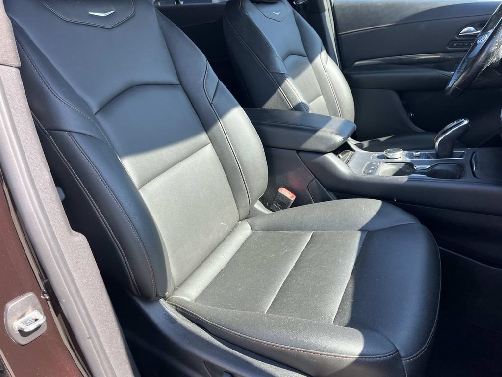 Used 2020 Cadillac XT4 Sport w/ Cold Weather Package FWD image 28