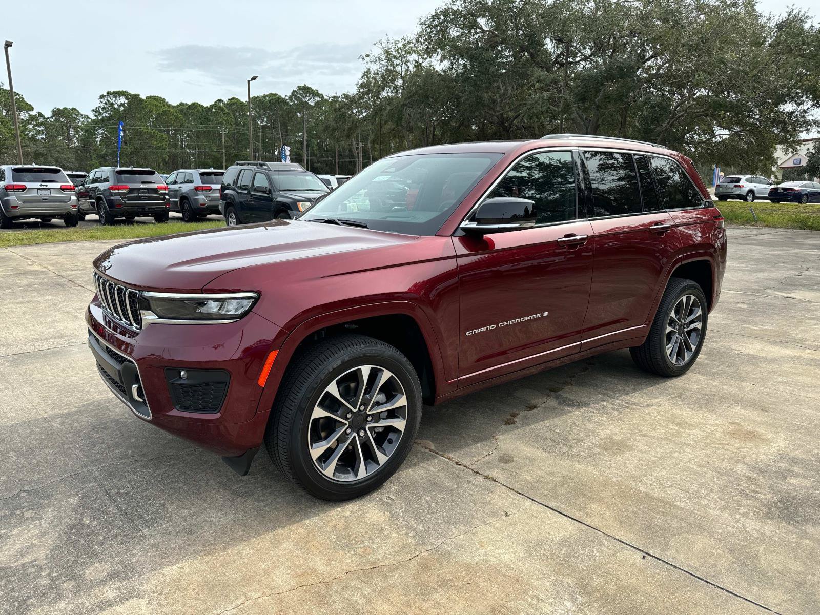 New 2024 Jeep Grand Cherokee Overland RWD image 7
