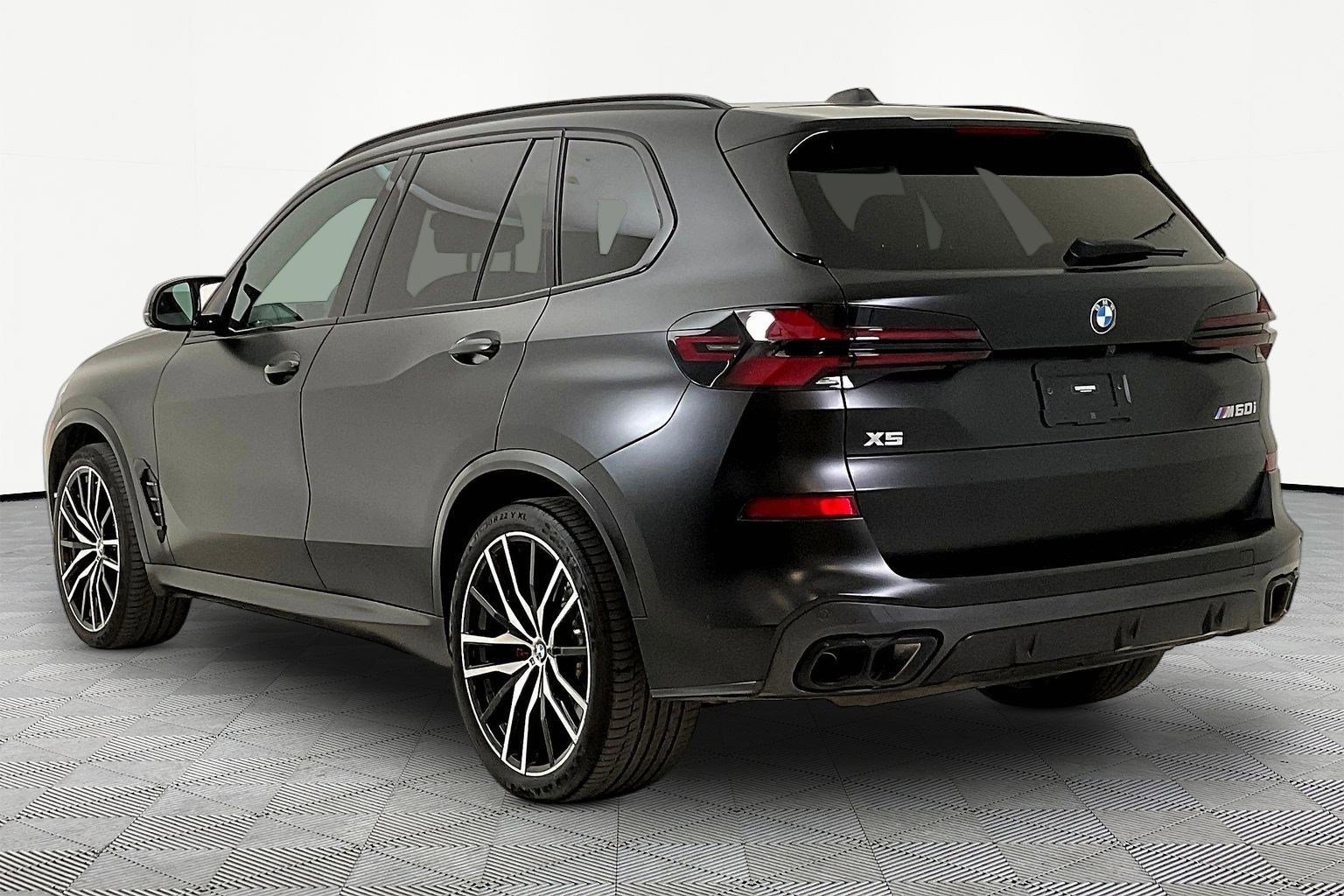 Used 2024 BMW X5 M60i AWD/4WD image 4