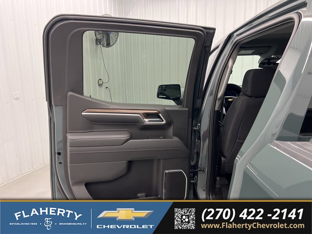 Used 2025 Chevrolet Silverado 1500 LT AWD/4WD image 10