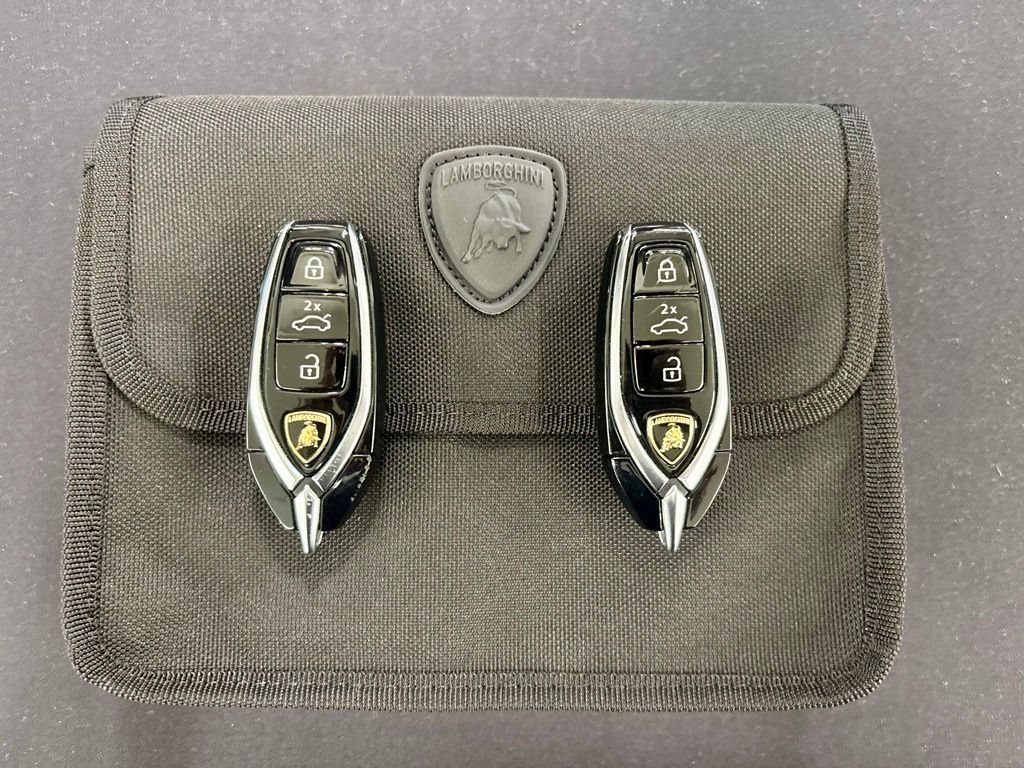 Used 2024 Lamborghini Urus S AWD/4WD image 34