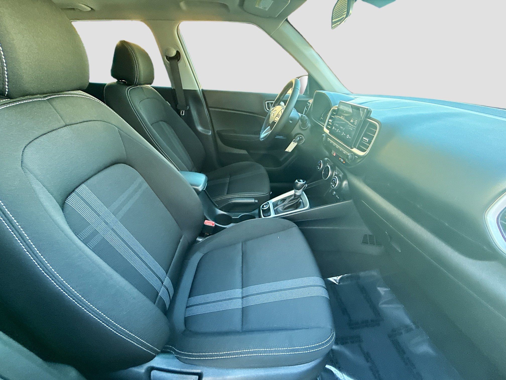 Used 2023 Hyundai Venue SEL image 29