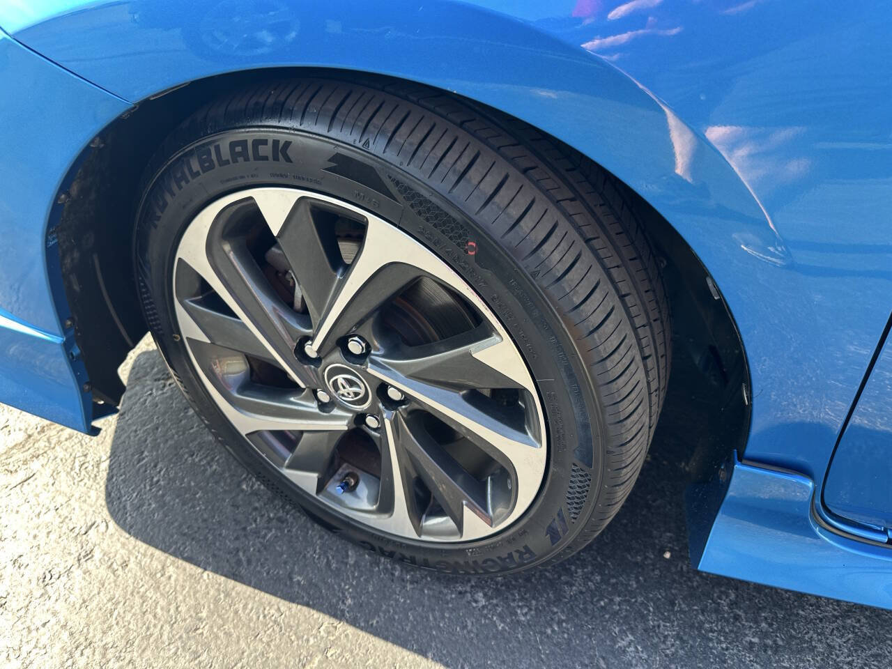 Used 2017 Toyota Corolla iM FWD image 9