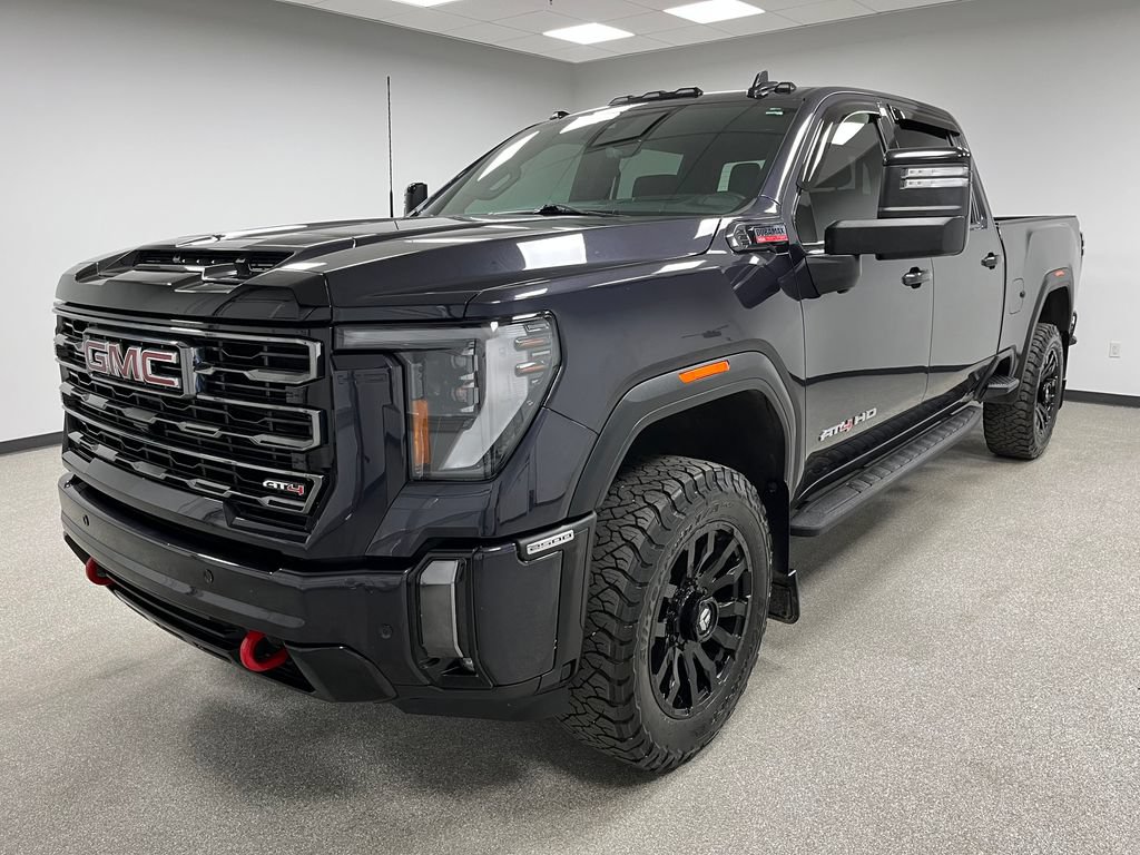 Used 2024 GMC Sierra 2500 AT4 w/ AT4 Premium Plus Package AWD/4WD image 4