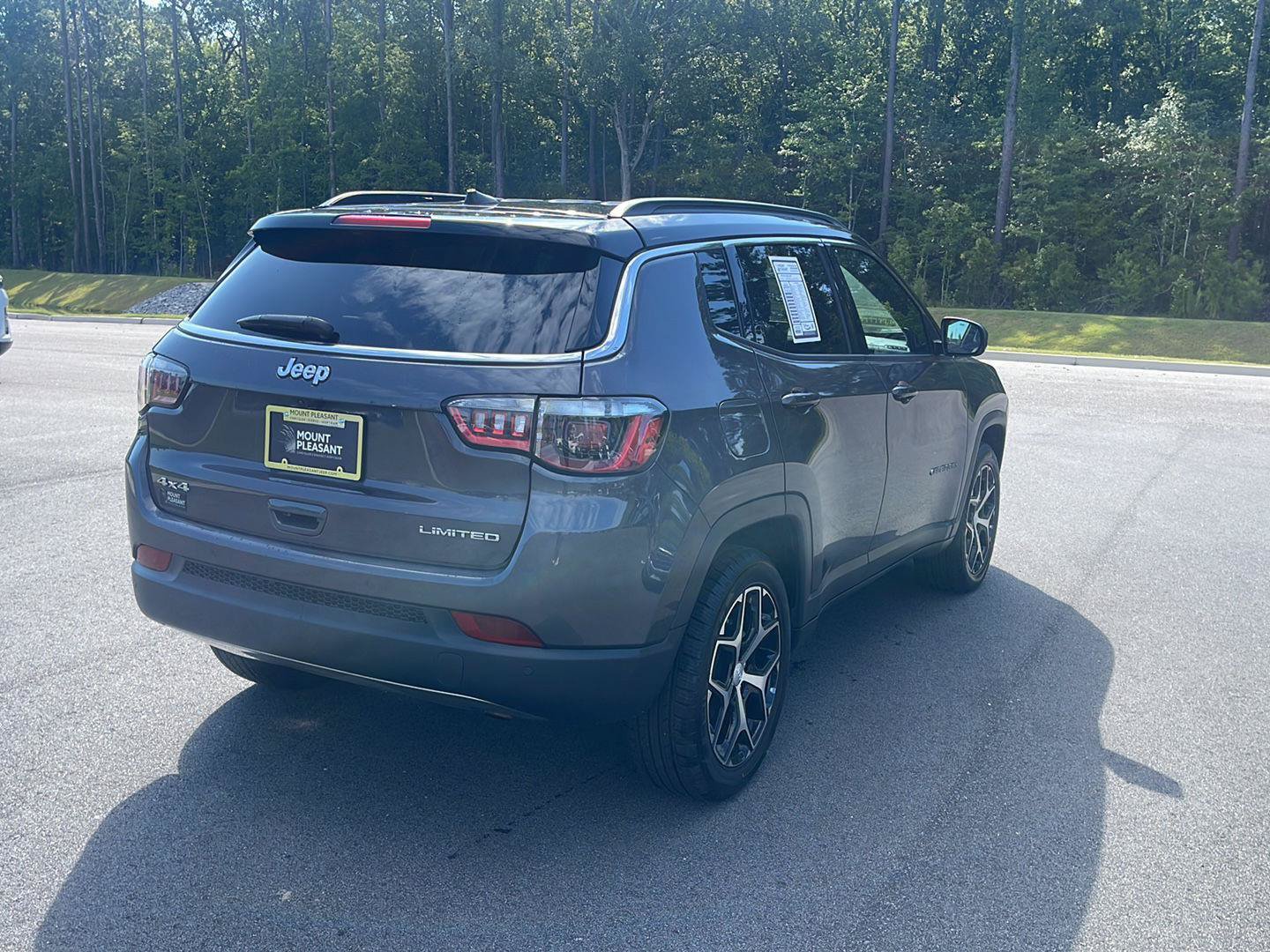 Used 2024 Jeep Compass Limited AWD/4WD image 7