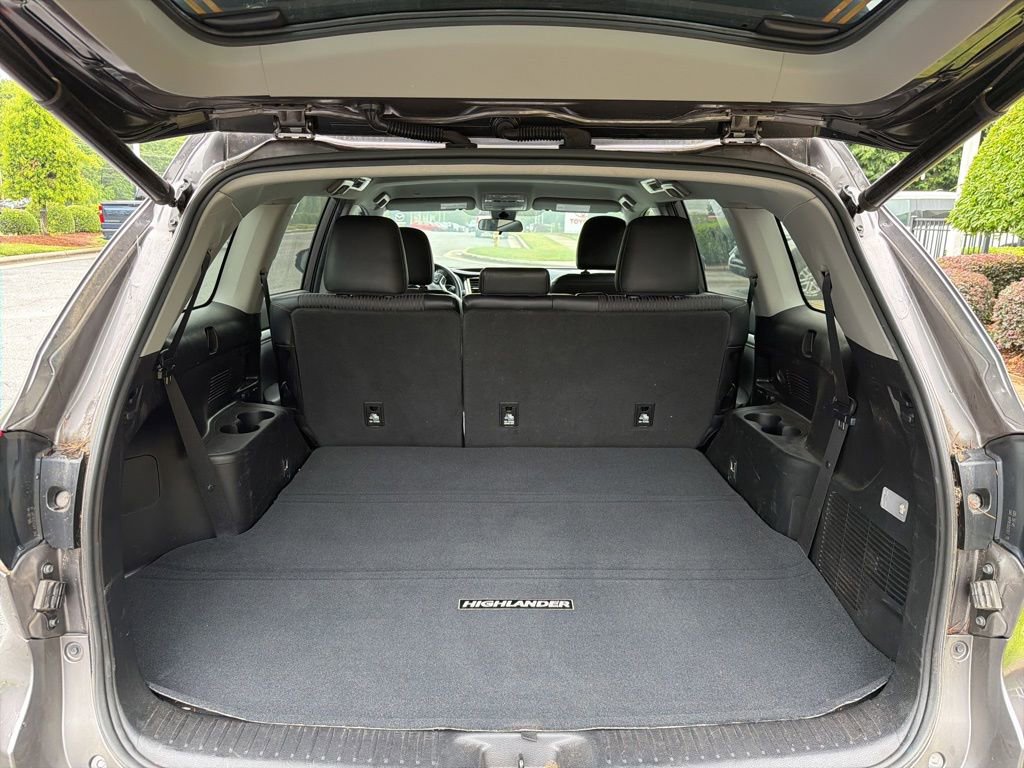 Used 2019 Toyota Highlander Plus FWD image 15