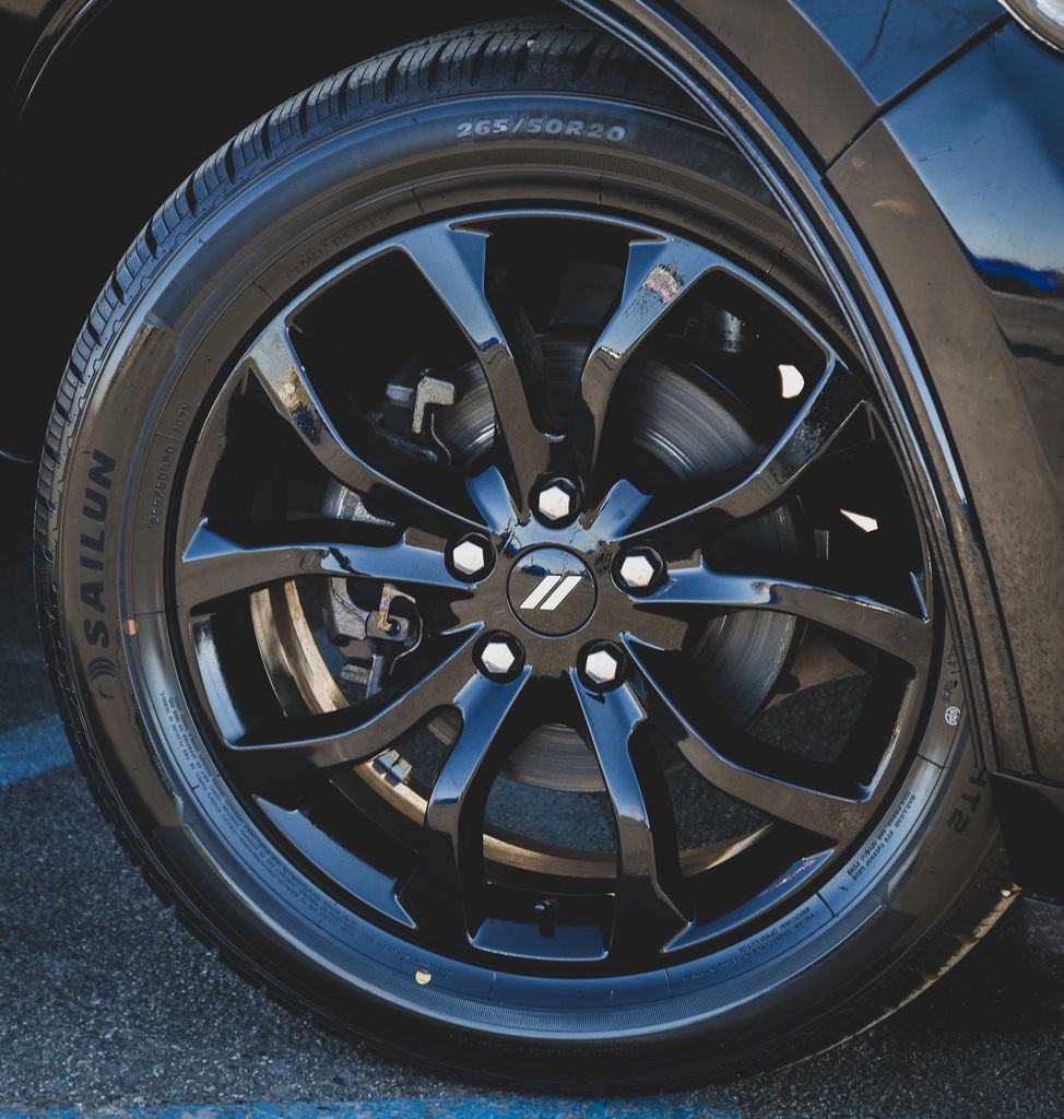 Used 2019 Dodge Durango SXT image 2