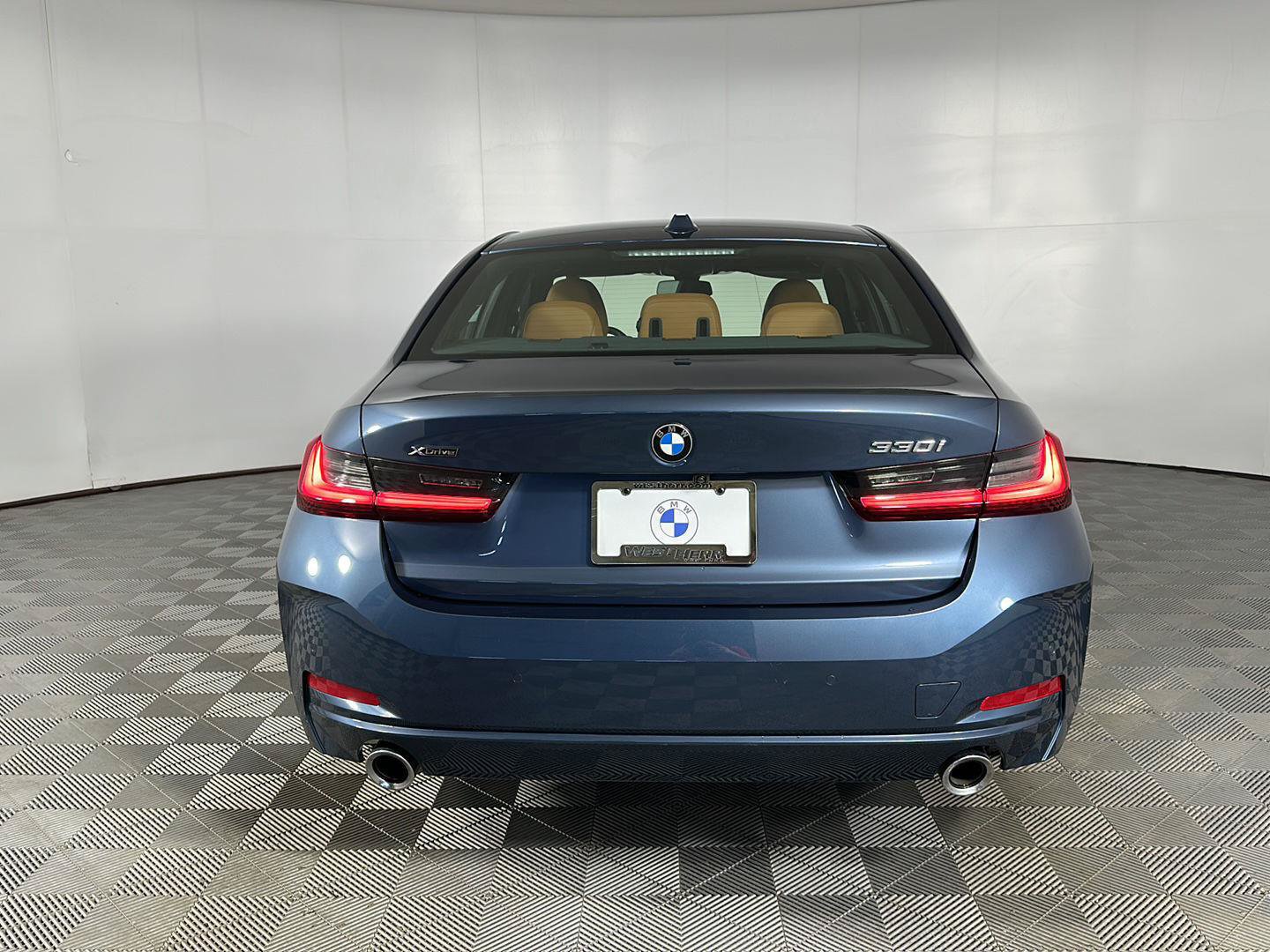 Used 2025 BMW 330i xDrive Sedan w/ Premium Package AWD/4WD image 25