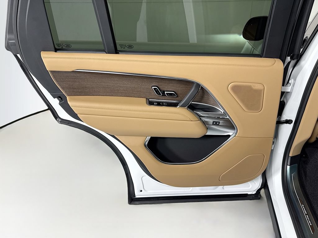 New 2026 Land Rover Range Rover Long Wheelbase SE AWD/4WD image 26