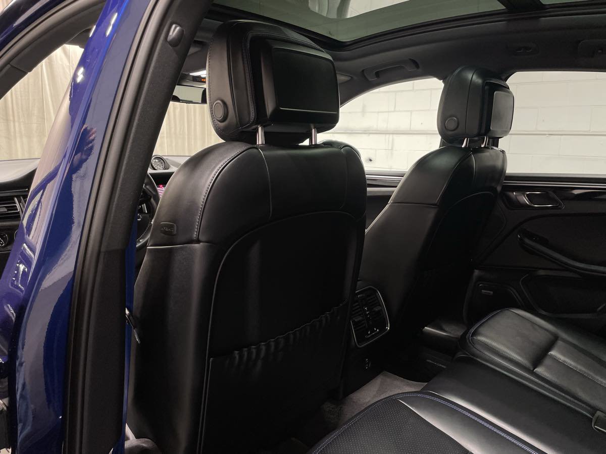 Used 2024 Porsche Macan Turbo w/ Premium Plus Package AWD/4WD image 16
