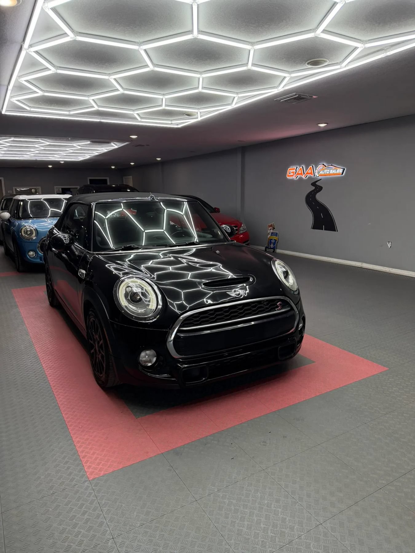 Used 2017 MINI Cooper S FWD image 1