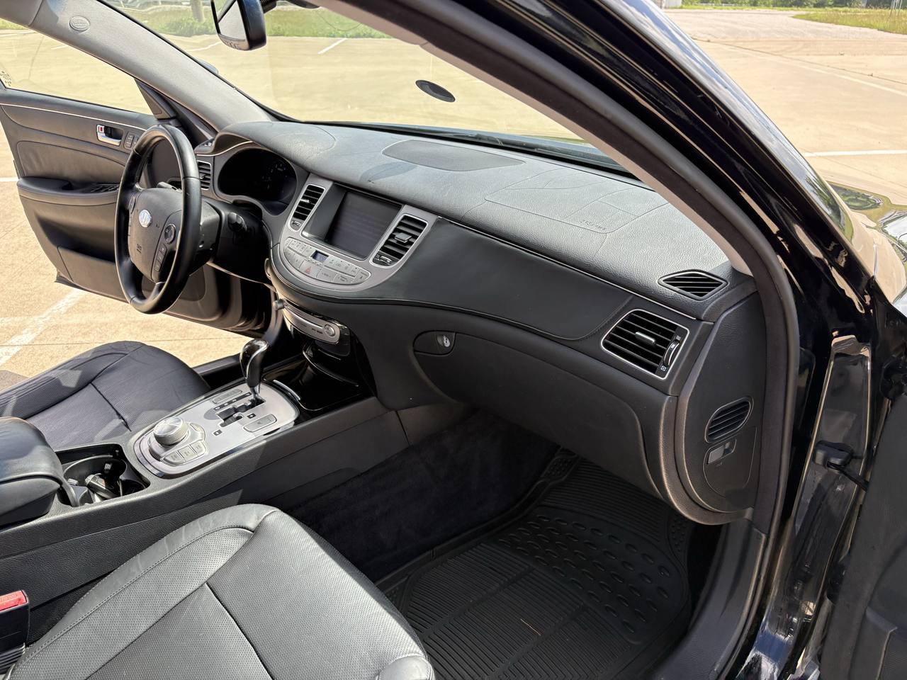 Used 2012 Hyundai Genesis 3.8 w/ Premium Pkg RWD image 13