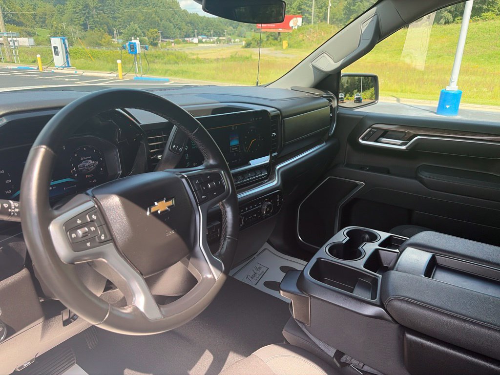Used 2026 Chevrolet Silverado 1500 LT AWD/4WD image 18