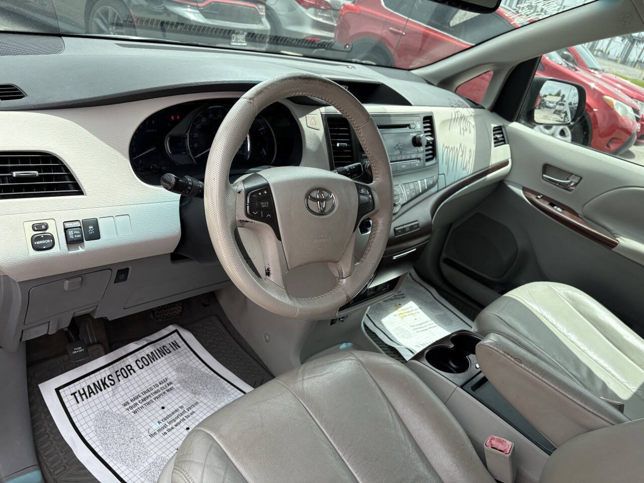 Used 2011 Toyota Sienna XLE w/ Entertainment Pkg FWD image 23