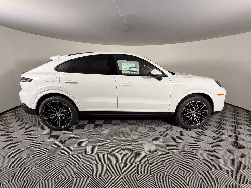 Certified 2025 Porsche Cayenne Coupe image 7