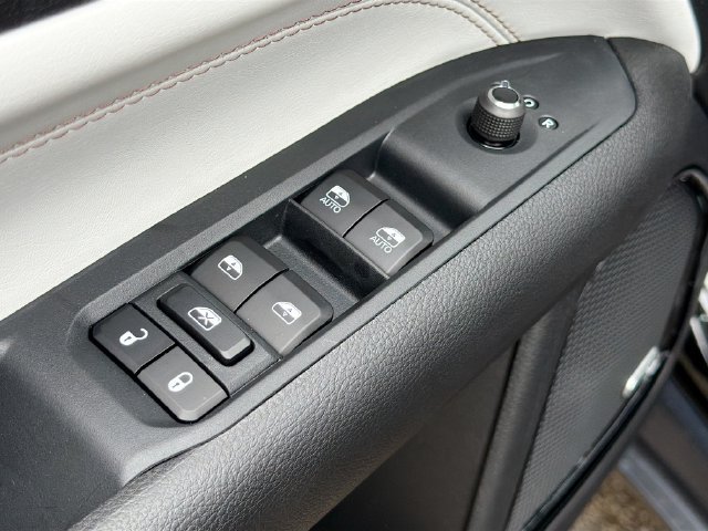 New 2026 Jeep Compass Limited w/ Sun, Sound & Navigation Group AWD/4WD image 17