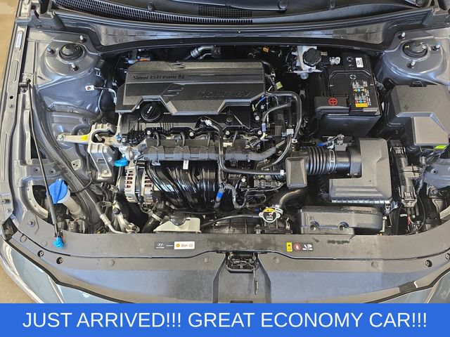 Used 2025 Hyundai Elantra SEL w/ Cargo Package FWD image 31