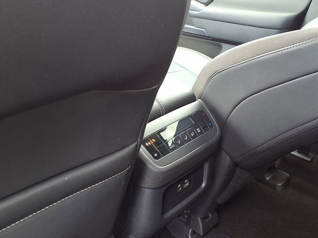 Used 2025 Nissan Pathfinder SL image 24