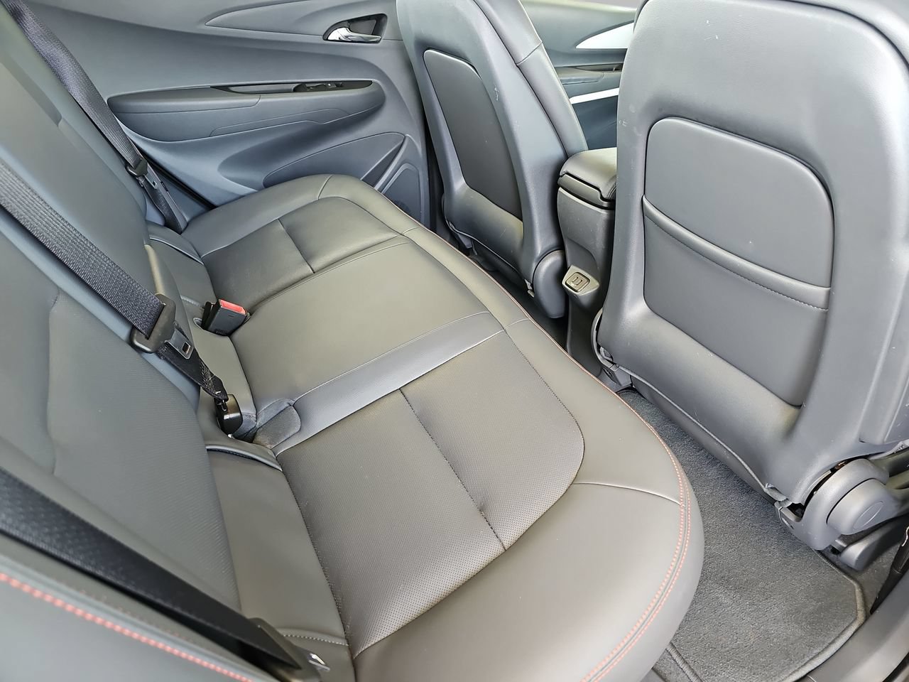 Certified 2020 Chevrolet Bolt Premier w/ Infotainment Package FWD image 14