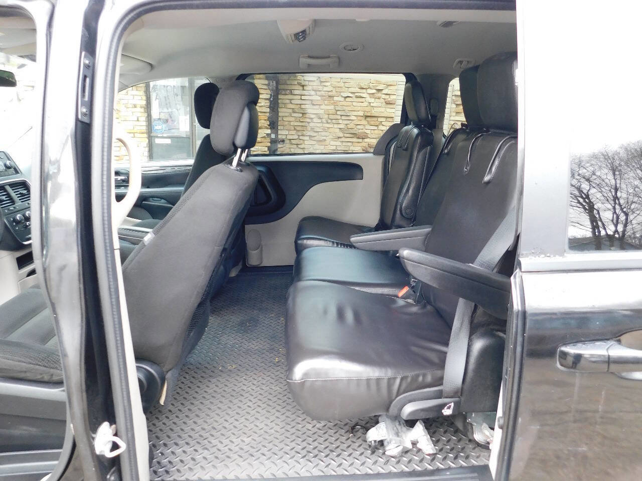 Used 2016 Dodge Grand Caravan SE w/ Quick Order Package 29E SE image 30