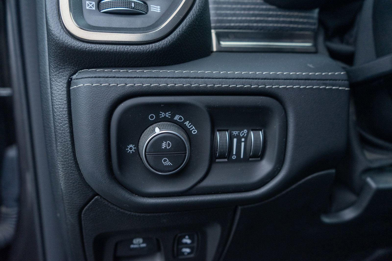 Used 2021 RAM 1500 Limited image 16