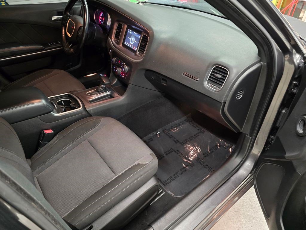 Used 2022 Dodge Charger SXT RWD image 29