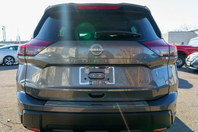 New 2026 Nissan Rogue SV w/ Cold Weather Package AWD/4WD image 6