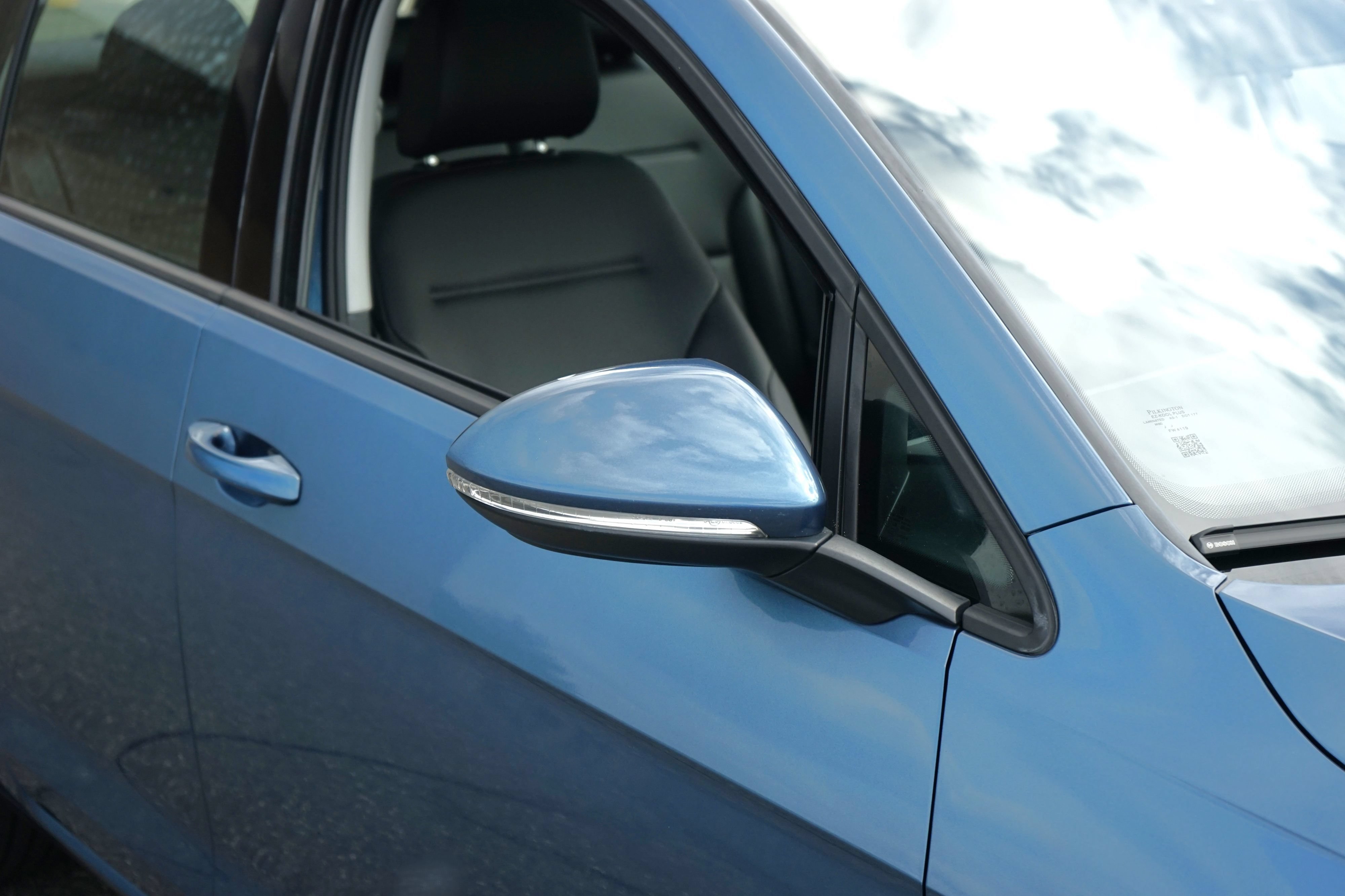 Used 2018 Volkswagen Golf SE FWD image 5
